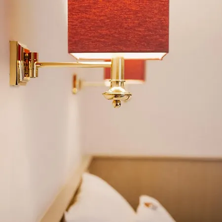 Waldhaus Szálloda 3*